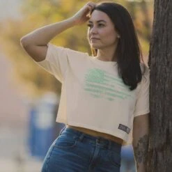 Women's Vintage American Flag Cropped T-Shirt - Natural