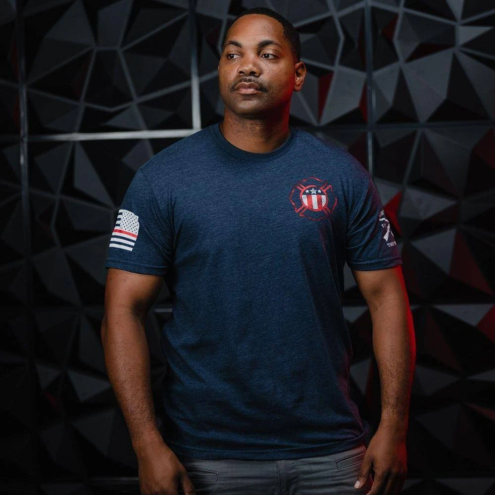 Red Line Crest T-Shirt - Midnight Navy - Image 3